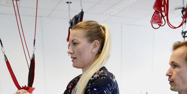Hanne (36) vant VM-sølv og endte opp med kneprotese. Nå advarer hun mot korsbåndskader