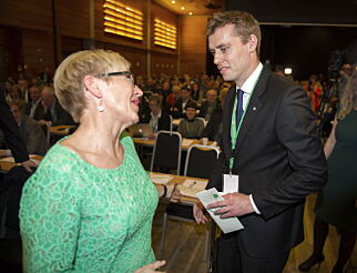 Tidligere Sp-leder ber partiet suspendere Borten Moe