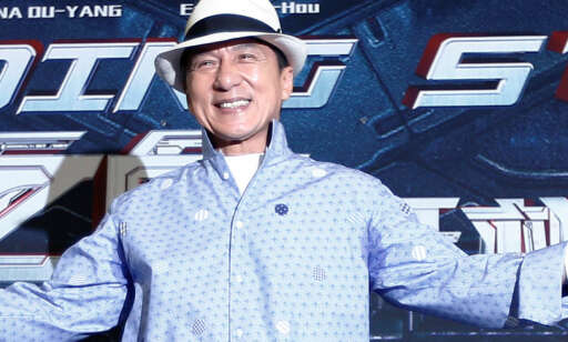 Jackie Chan mottar æres-Oscar for lang og tro tjeneste
