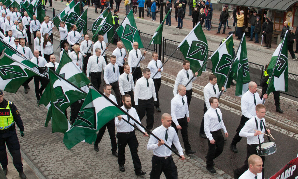 2016: Holdt nynazistleir i Telemark i helga. Fredag døde en mann etter vold under gruppas demonstrasjon i Finland