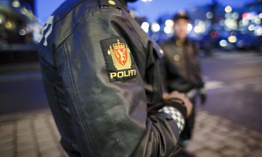 SKI 20161213.Politiet i arbeid. Politifolk patruljerer gatene i Ski. NB! Modellklarert til redaksjonell bruk.Foto: Heiko Junge / NTB scanpix