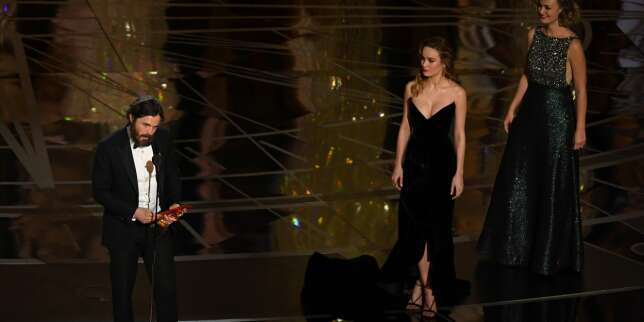 Klappet ikke da Casey Affleck vant Oscar. For andre gang demonstrerte hun mot skuespilleren