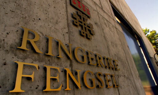 Vitner så siktede med en blodig stikkgjenstand mens han sto over den drepte