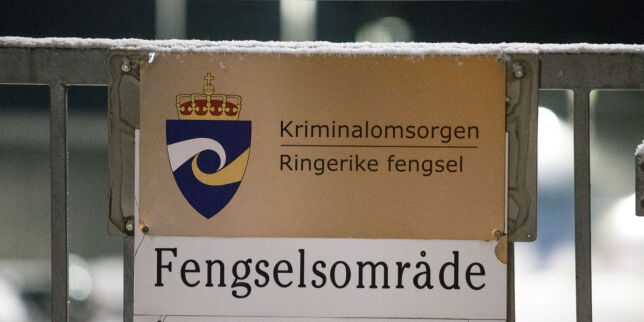 Ville drepe to andre sexdømte samme dag som medfange ble stukket i hjel