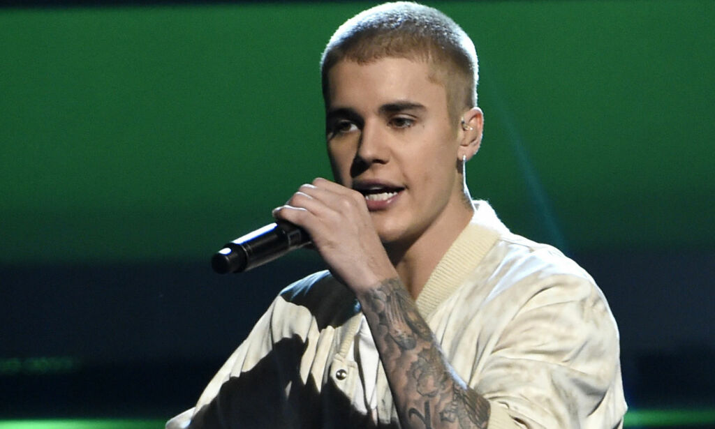 Konsertarrangør tordner. Kaller Bieber-foreldre fullstendig gale