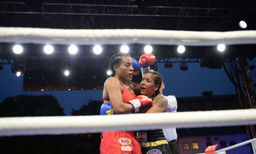 Brækhus etter boksedramaet: - Farias er en fantastisk fighter. En returkamp høres spennende ut