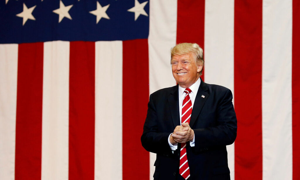 Trump om sjokkbilde av amerikansk senator: - Bildet sier mer enn 1000 ord