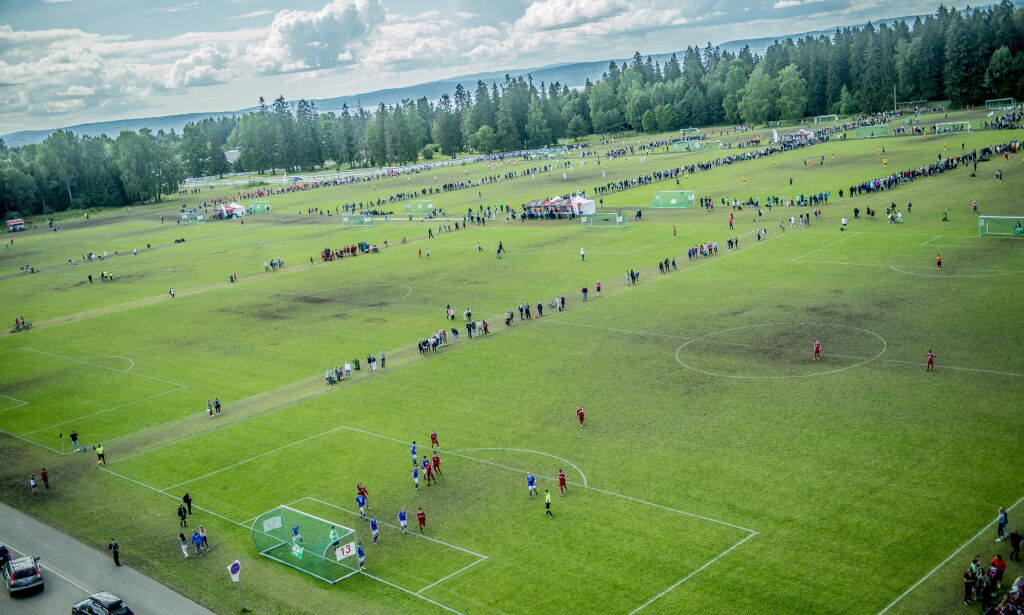 Dommer (15) gikk gråtende av banen i barnefotballcup: - Det begynner å bli et stort problem