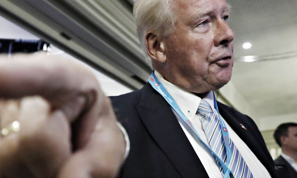 Frp bedt om å bytte ut Carl I. Hagen: - Glem det!