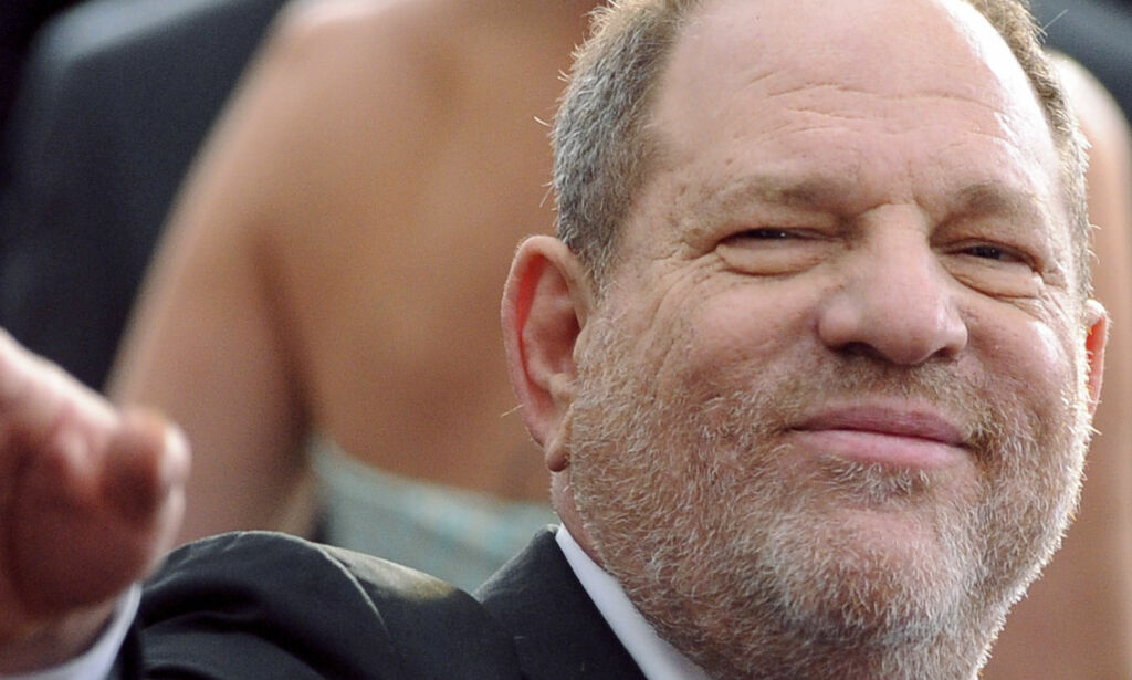I dag vil Harvey Weinstein la seg pågripe uten motstand