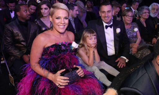 NEW YORK, NY - JANUARY 28: (L-R) Recording artist Pink, Willow Sage Hart, Carey Hart and Judith Moore attend the 60th Annual GRAMMY Awards at Madison Square Garden on January 28, 2018 in New York City. Christopher Polk/Getty Images for NARAS/AFP
== FOR NEWSPAPERS, INTERNET, TELCOS & TELEVISION USE ONLY ==