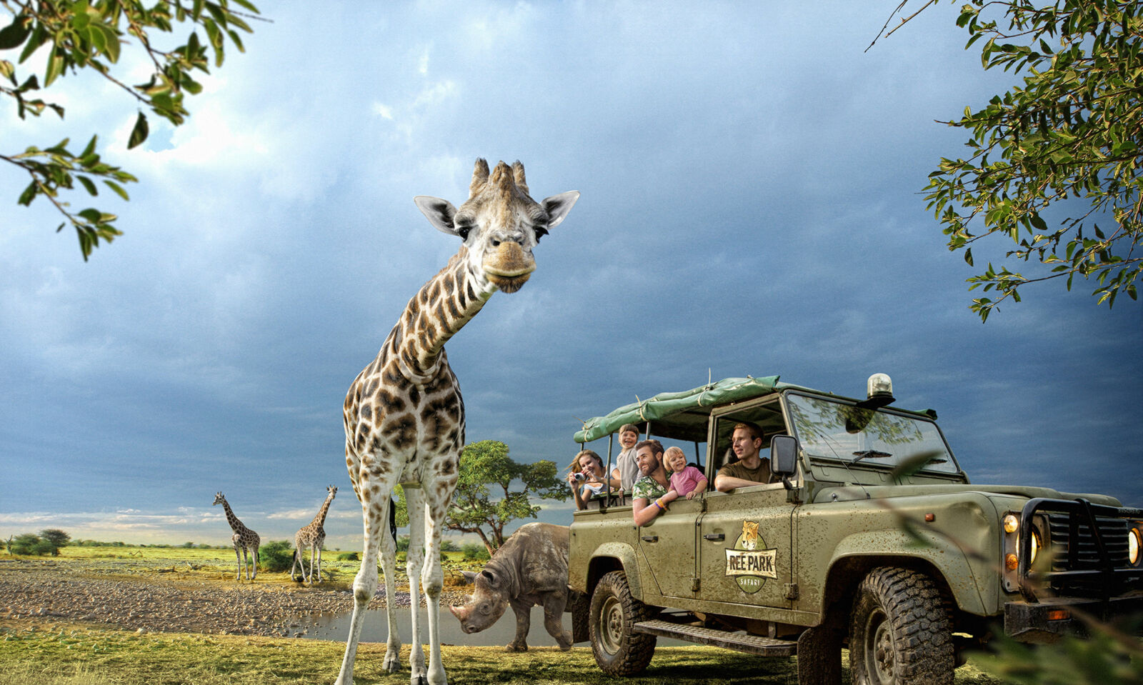 PÅ SAFARI: På Ree Safari Park kan du være blant dyrene i en jeep. PÅ SAFARI: På Ree Safari Park kan du være blant dyrene i en jeep.