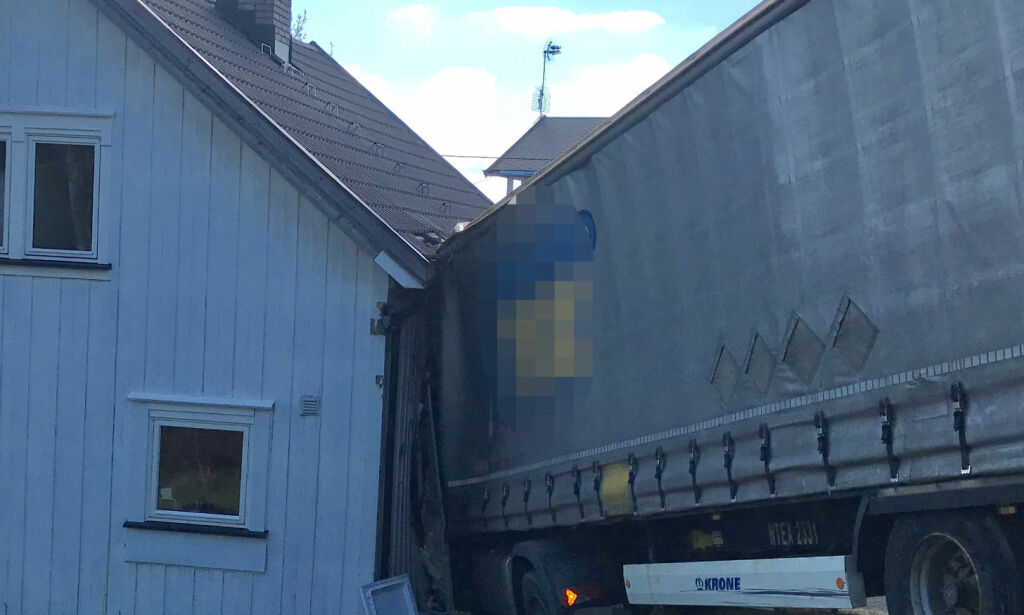 Lastebilen sto plutselig inne på kjøkkenet