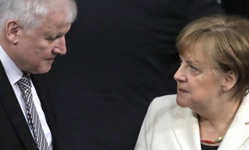 Angela Merkel står midt i sitt liv livs tøffeste politiske kamp