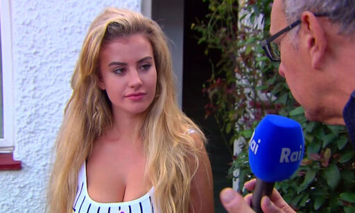 Den britiske modellen ble holdt fanget før hun skulle auksjoneres på et porno-nettsted