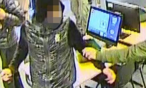 Hakket løs på mann med machete på bingo