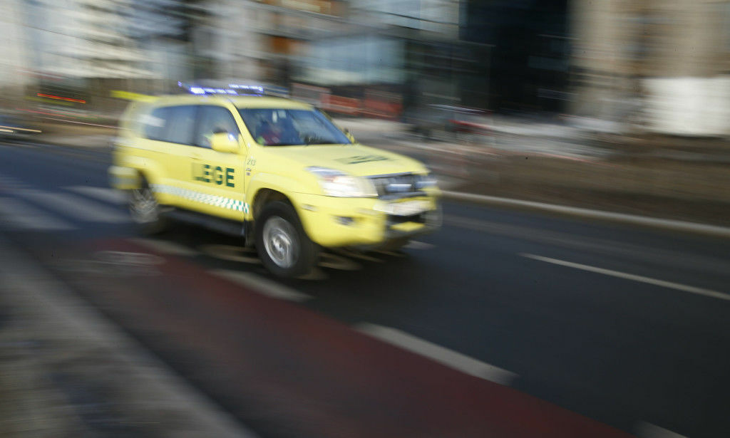 Ambulansen rykker ut flere hundre ganger til én person. - Folk i bygda rister på hodet over at slikt bare kan fortsette