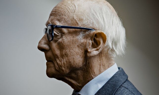 Kåre Willoch takker sin kone for at han om noen dager fyller 90 år
