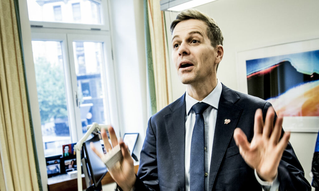 - Har ikke hørt Siv beklage «imamsleiking»