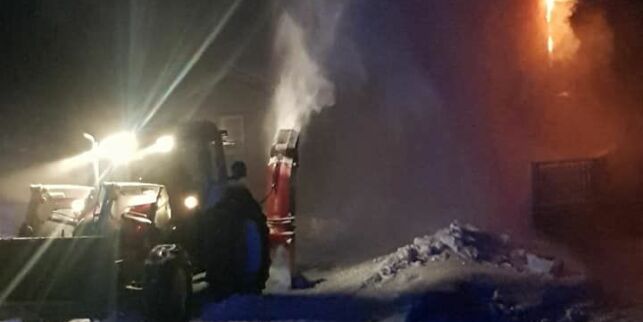 Lars tømte tre brannslukkingsapparat. Så fikk han en idé