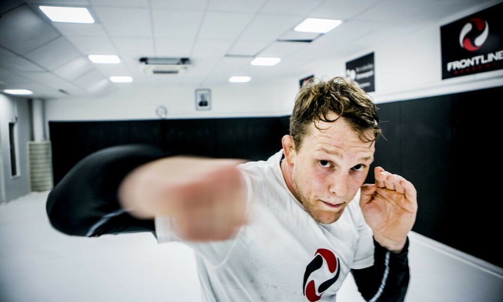 Brennhett i norsk MMA: Nå får Hamlet historisk tittelkamp